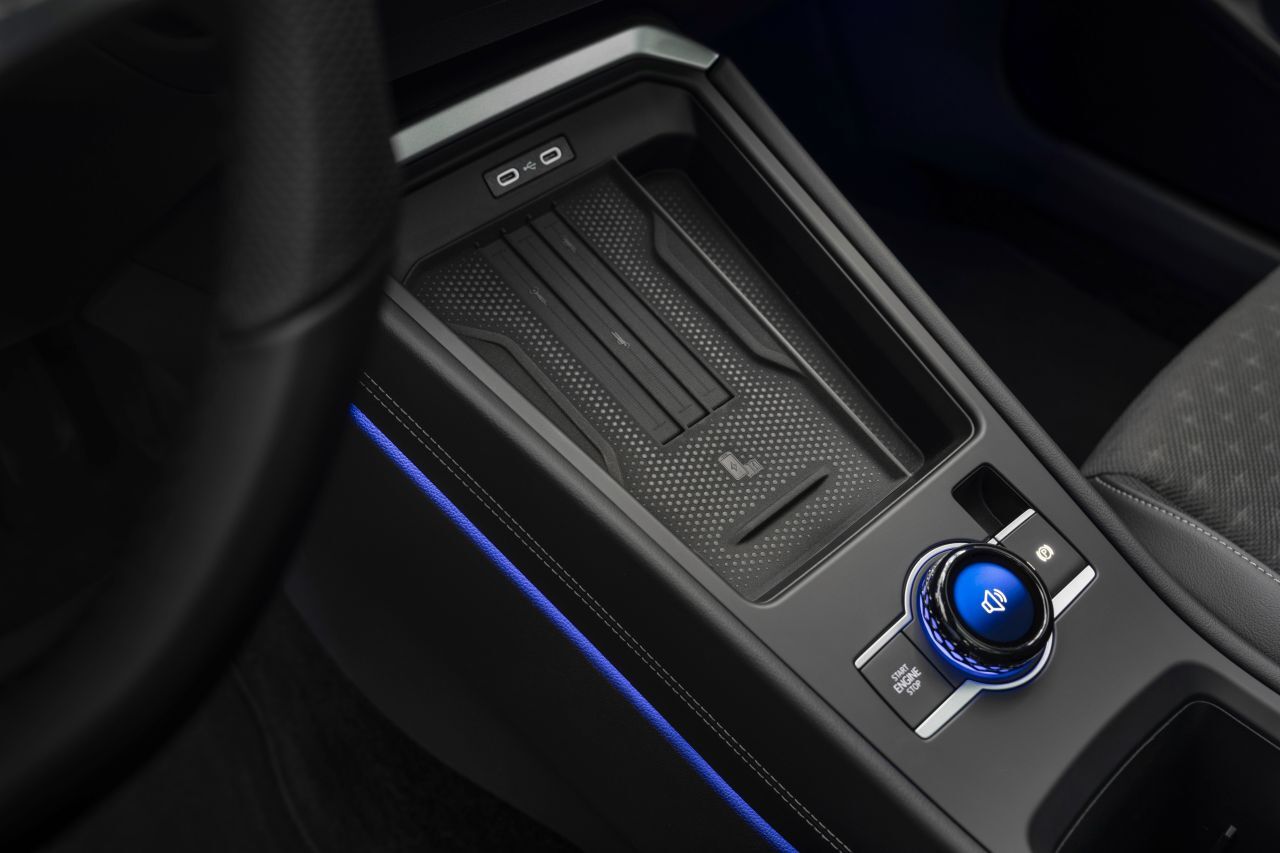 Kühlkanäle wie Bahnen eines Schwimmbades, Miniatur-Schwimmer kraulen.