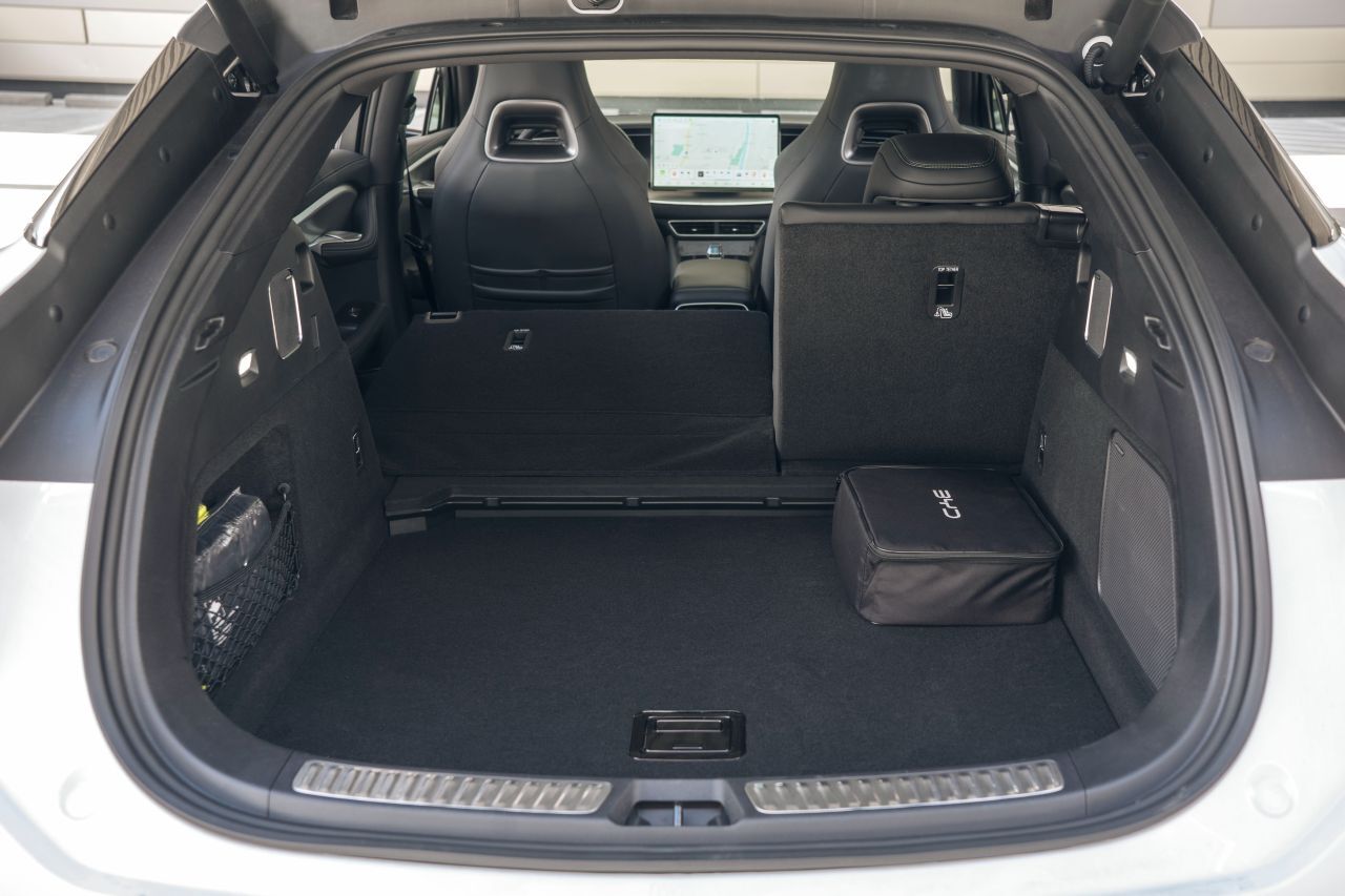 Viel Platz und Stauraum: Mit 520 bis 1789 Liter Kofferraumvolumen ist BYDs Hatch-back-SUV einer der Klassenbesten unter den Hachback-SUVs.