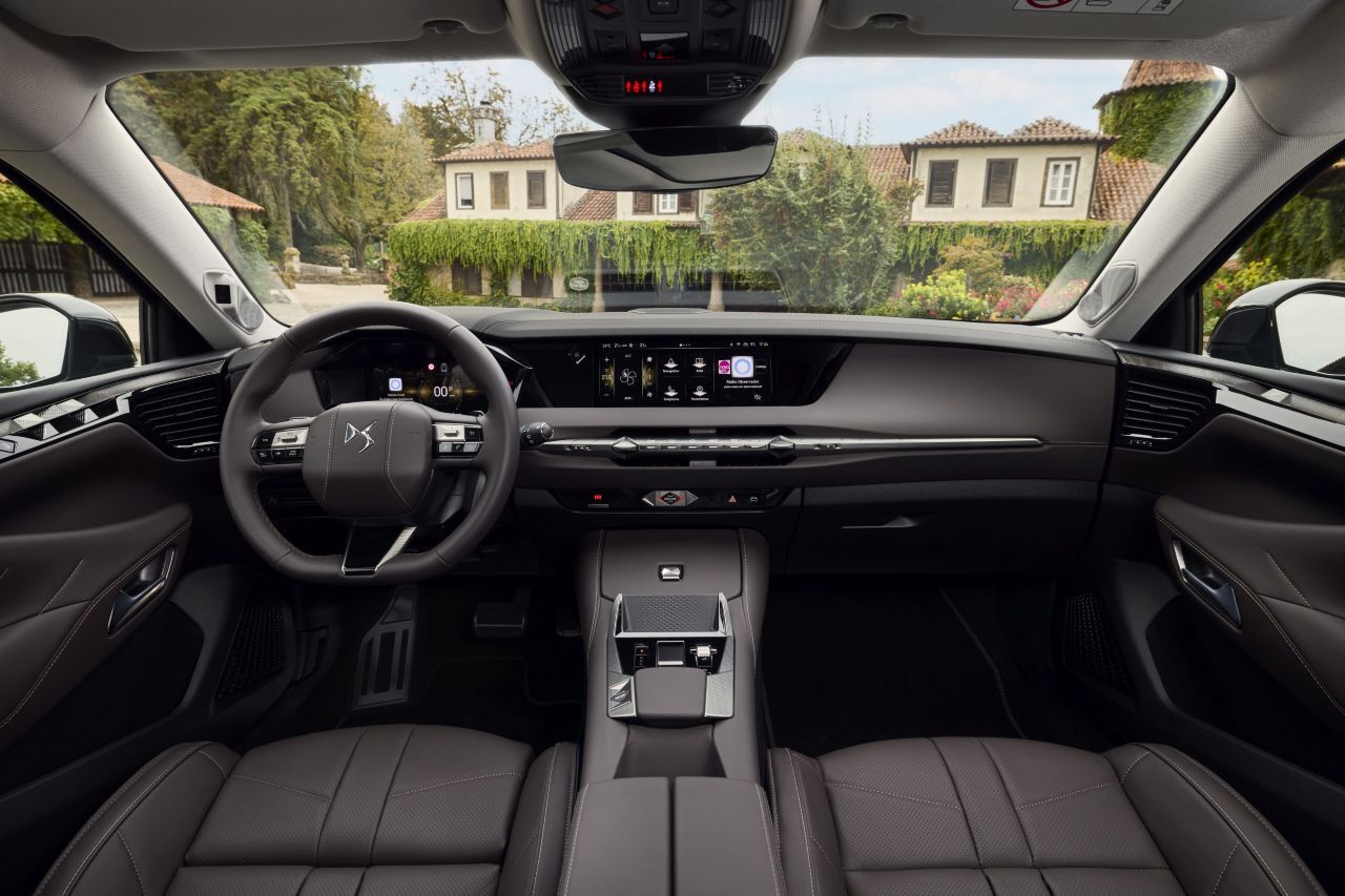 Das Interieur ist für die Kompaktklasse beeindruckend hochwertig.