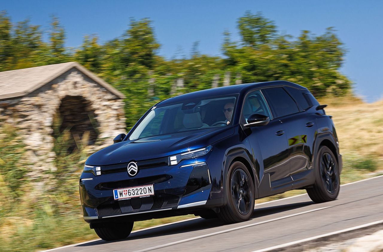 Das Design ist ein starkes Argument des Autos: Schnittige Geradlinigkeit, die in der Kompakt-SUV-Klasse auf moderne und sympahtische Art auffällt.