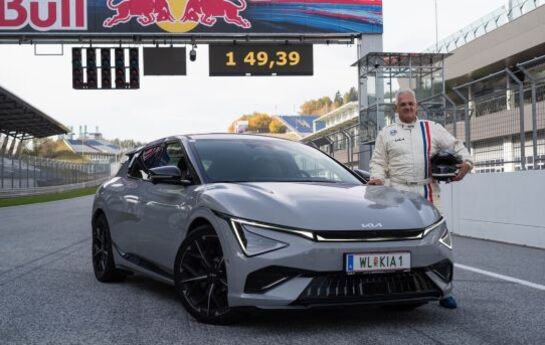 Der Kia EV6 GT stellt einen neuen Rundenrekord für Elektroautos mit Straßenzulassung am Red Bull Ring auf. - Papas Bestzeit