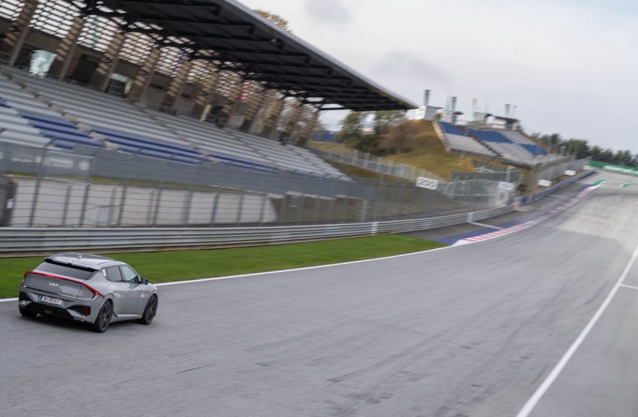 Leistung und Standfestigkeit sind auf der Formel 1-Strecke mit zwei langen Geraden, zwei engen Kehren und beachtlichen Höhenunterschieden wesentlich.