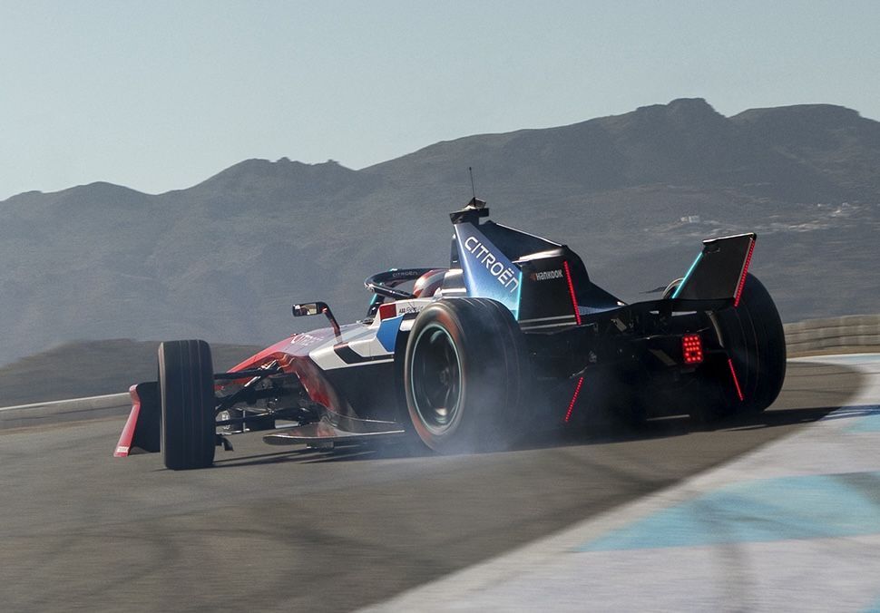 Das Fahrzeug wird im Herzen von Stellantis-Motorsport in Satory unter der Leitung von Jean-Marc Finot entwickelt.