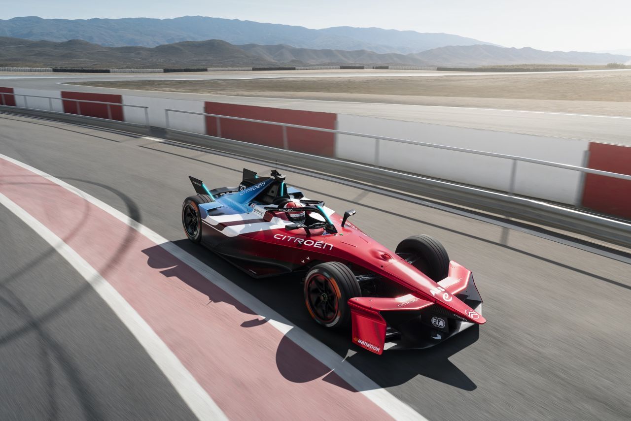 Die Saison 2025/26 startet Ende Oktober mit den Tests in Valencia, im Dezember findet dann der erste E-Prix in Sao Paulo statt.