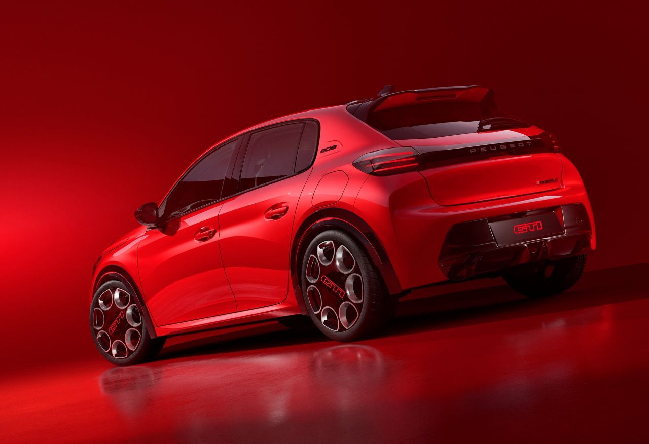 „Der neue 208 GTi wird vom gleichen Team wie der Le Mans-Rennwagen entwickelt. So übertragen wir die Kompetenz direkt vom Racing in die Serie.