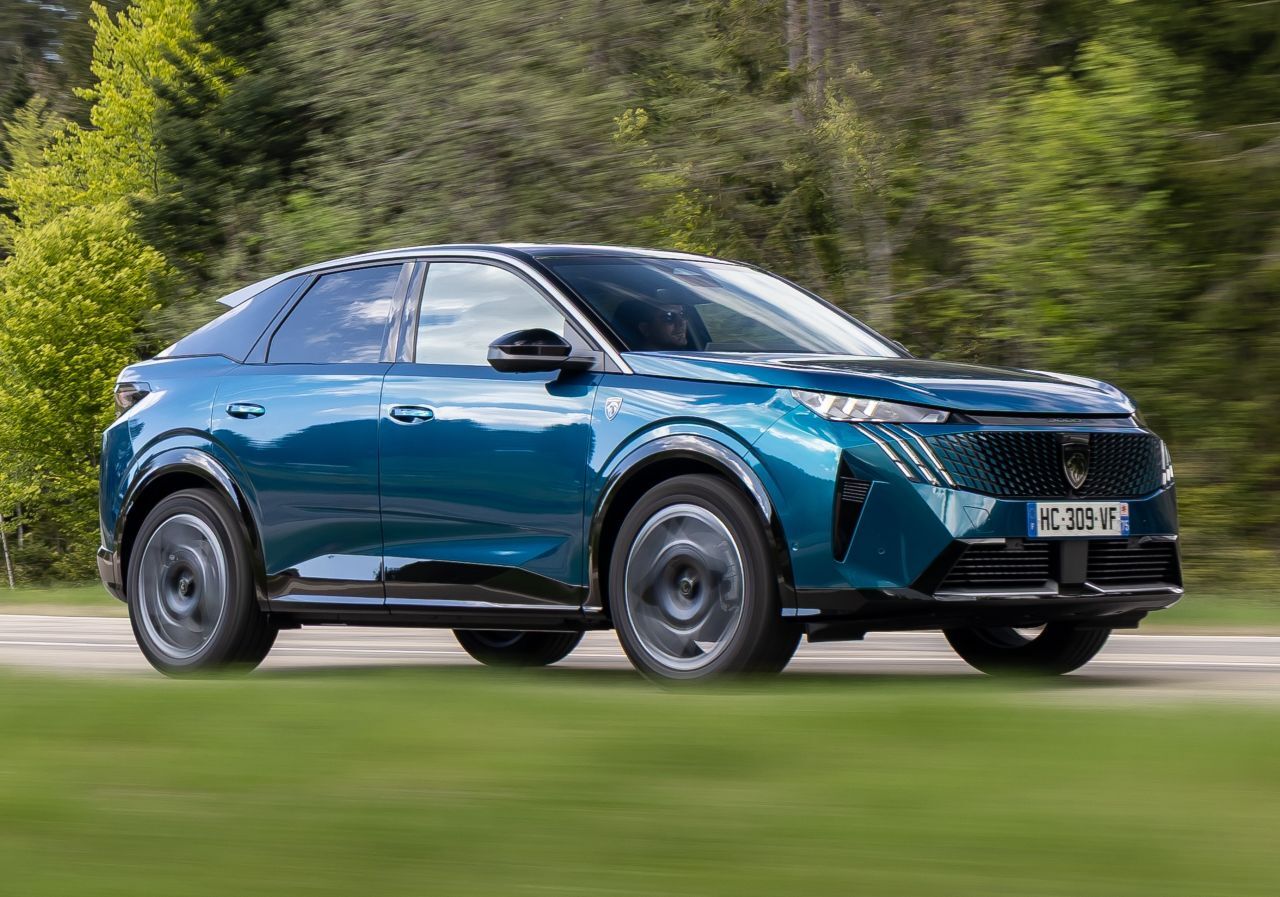 Postiver Trend dank wichtiger Neuheiten – Alain Favey: „3008 und 5008 sind noch sehr neu im C-SUV-Segment, der am schnellsten wachsenden Klasse