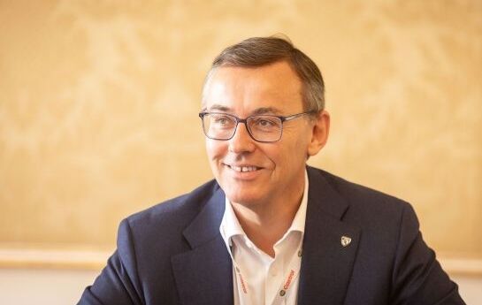 Im Interview erklärt Peugeot-CEO Alain Favey die Vorteile von Steer-by-Wire und die zeitnahe Umsetzung in der Großserie. - „Das ist die Zukunft  des Lenkens“