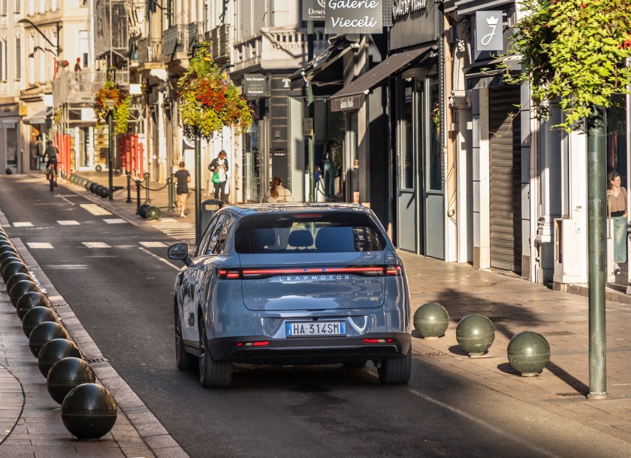 Besonderheit des Leapmotor B10 ist seine 800-Volt-Technik. Dadurch lässt sich die Batterie schneller aufladen.