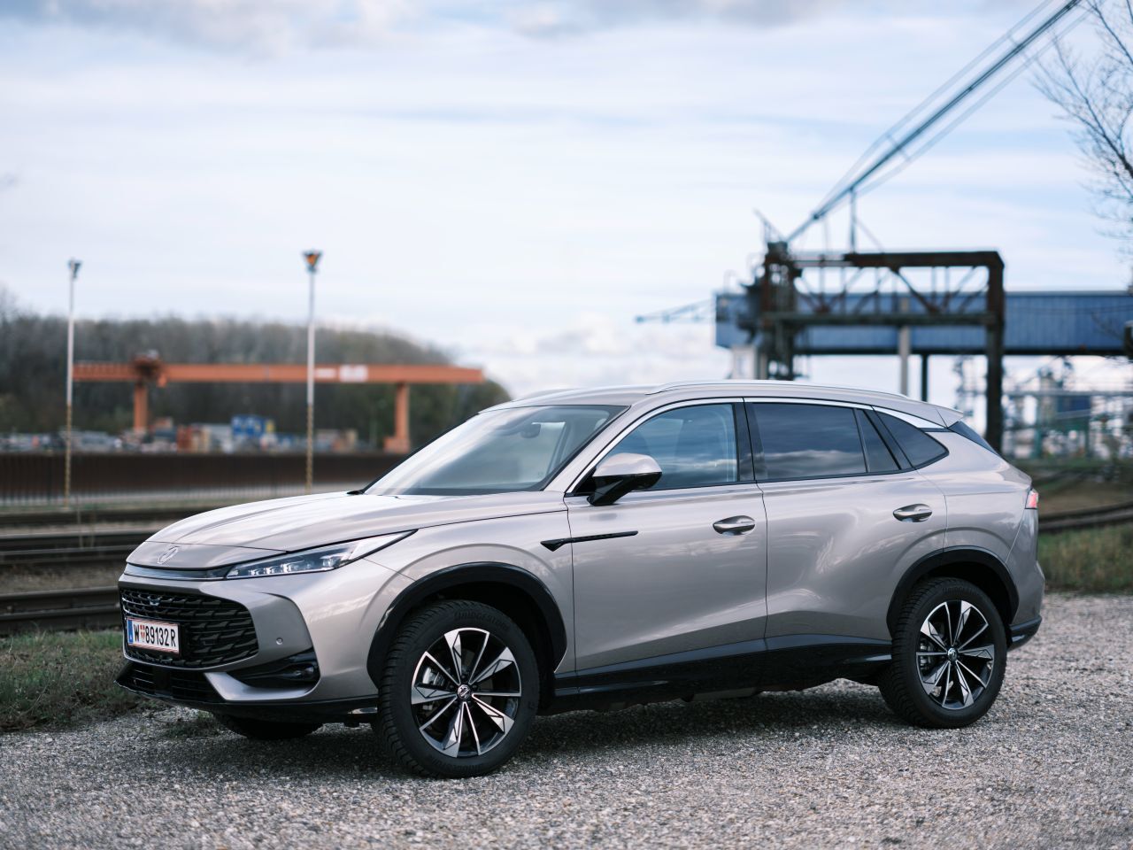 MG HS-Design: Schnittiger Mix aus Schwüngen und Flächen mit ausgewogenen Proportionen.