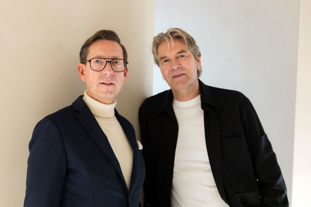 Brian Fousse (li.), Markendirektor für Europa: „Dieses Studio soll unsere Kunden insspirieren“. Piet Boon (re.) hat das Bespoke Studio in Antwerpen entworfen.