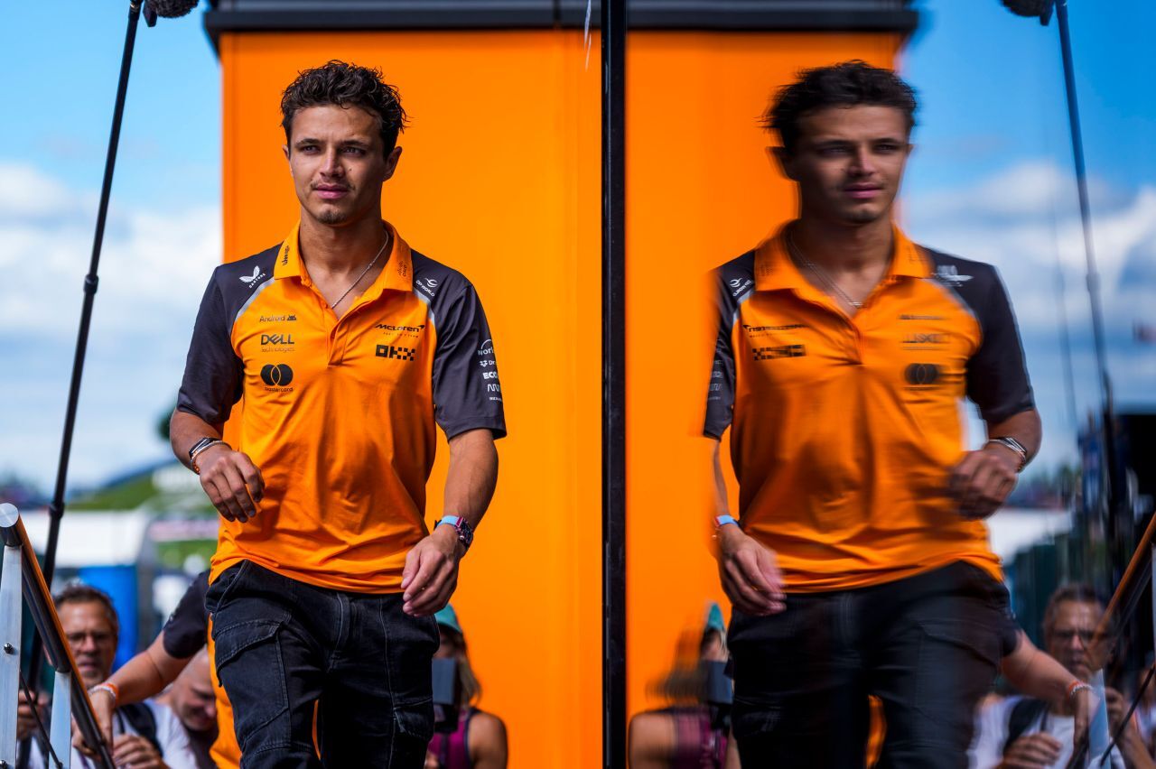 Hier sehen Sie Lando Norris, der von sich selbst sagt, dass er sich nicht jeden Tag gleich sieht.