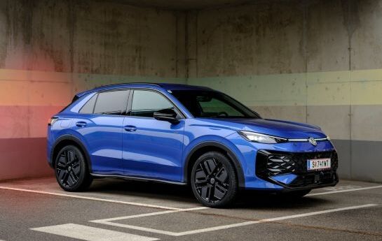 Erwachsen und auf positive Art konservativ, beschwört er das seriöse Wohlstandsgefühl von VW. - Hallo, Freunde!