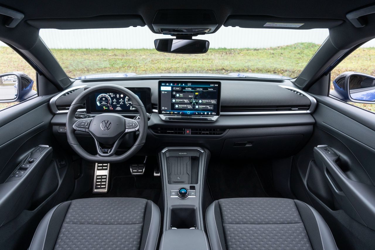 Auf positive Art konservativ: Haptisch und optisch ansprechenden Oberflächen, klassisch-zeitloses Design, wieder mehr Schalter und Knöpfe.