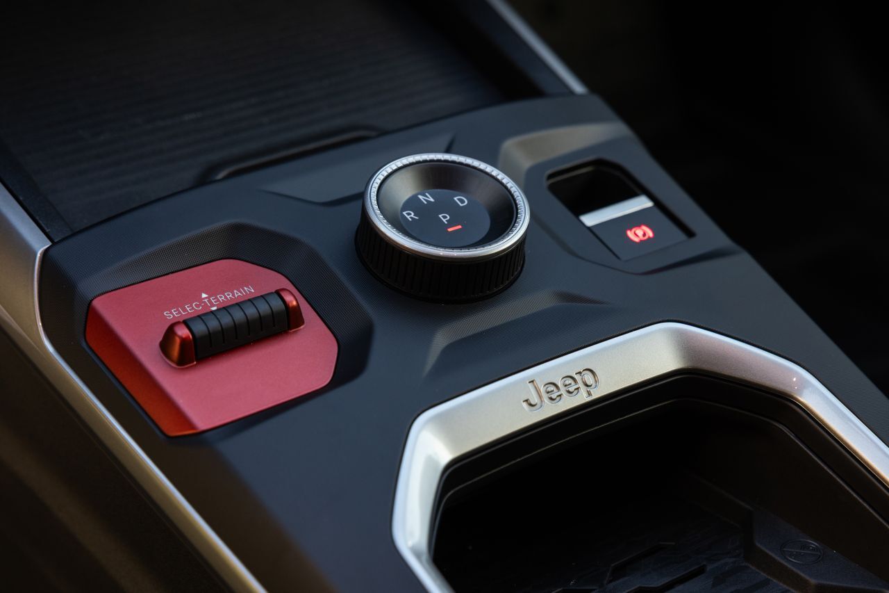 Fahrmodus-Schalter und Automatik-Drehrad.