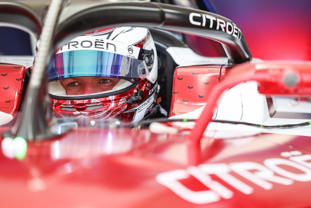 Nick Cassidy am Podium – neben Lawson, Evans oder Hartley ist er einer der vielen schnellen Neuseeländer im Rennsport.