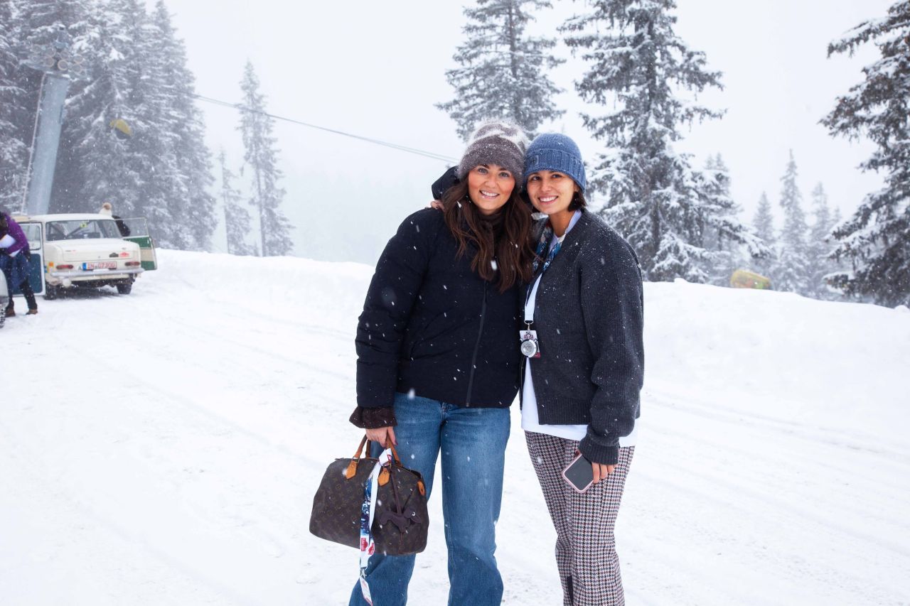 Siegerinnen: Die Geschwister Margarita und Magdalena Voglar mit ihrem Sieges-Alfa (oben).