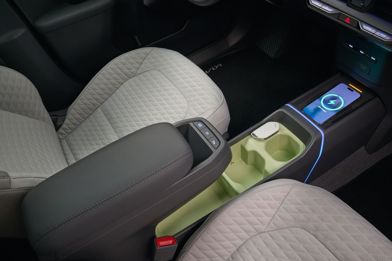 Dank großen Ablagen sehr praktische Mittelkonsole.