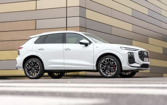 Der Q3 pflegt den soliden Fahrstil der Marke und integriert das Cockpit-Gefühl aus der Oberklasse. - Da weiß man was man hat