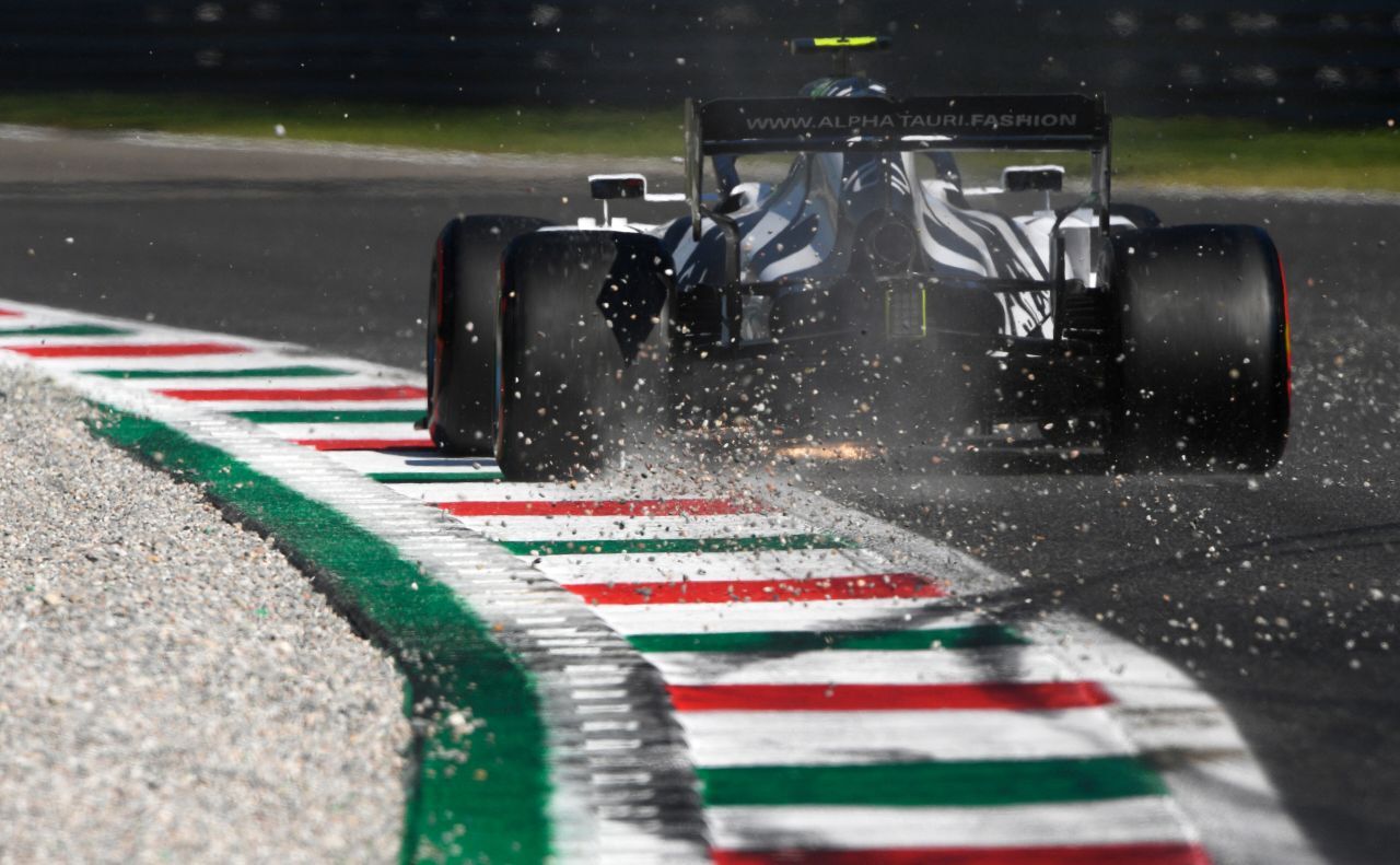 ...im italienischen Rennwagen made in Faenza.