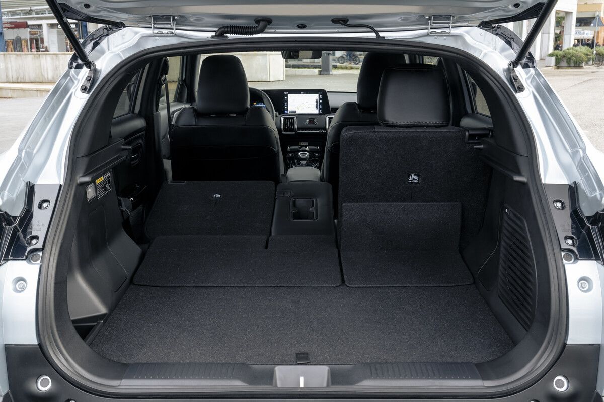 Der Kofferraum ist mit 310 Litern nicht rekordverdächtig, aber für die Klasse passabel. Die Fondlehnen lassen sich im Verhältnis 40:20:40 umklappen.