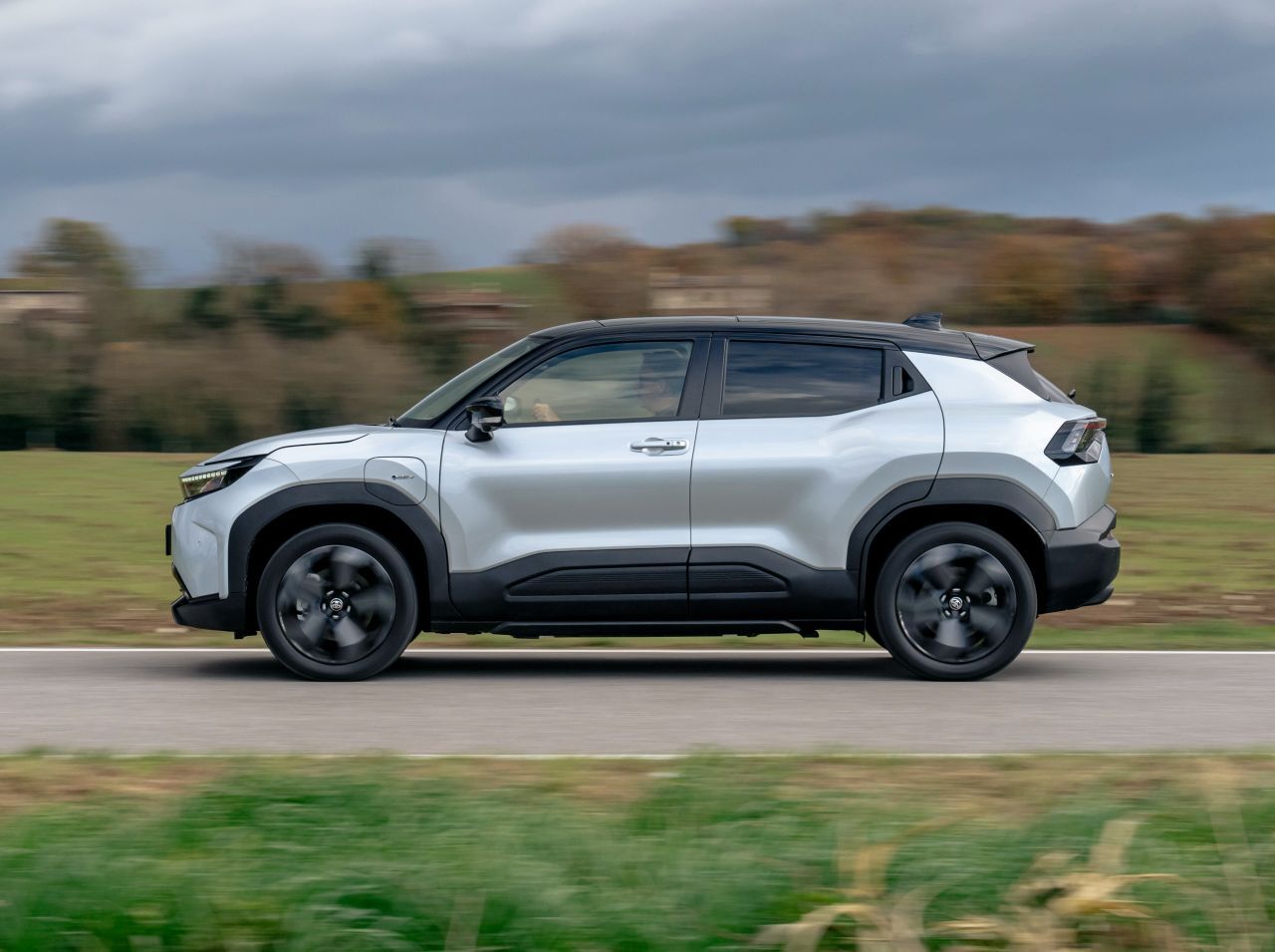 Während die meisten anderen Elektroautos vier angetriebene Räder erst über 45.000 Euro anbieten, startet der Urban damit bei 35.990 Euro.