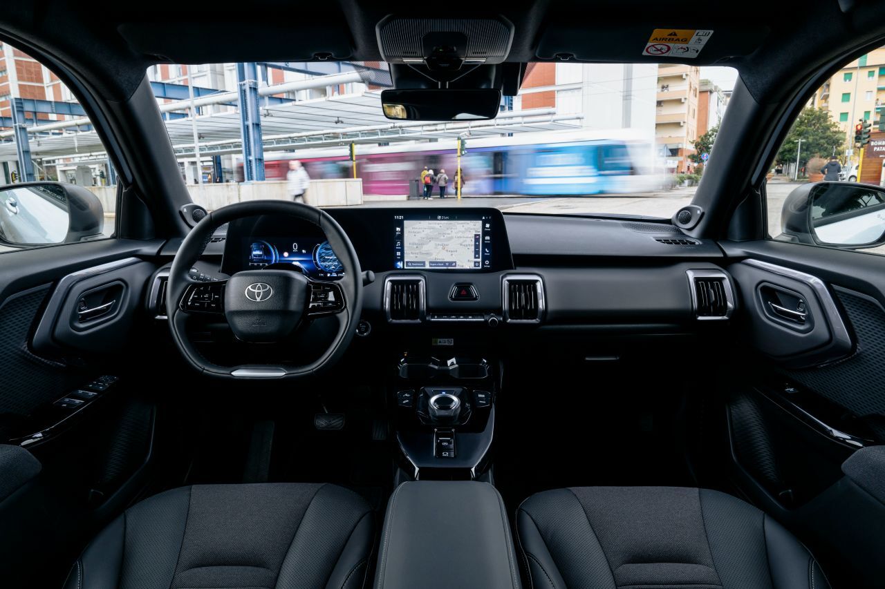 Der optisch konservative Innenraum ist sehr angenehm in der Bedienung.