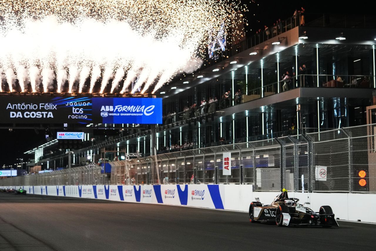 Jeddah wurde für Jaguar ein Feuerwerk.