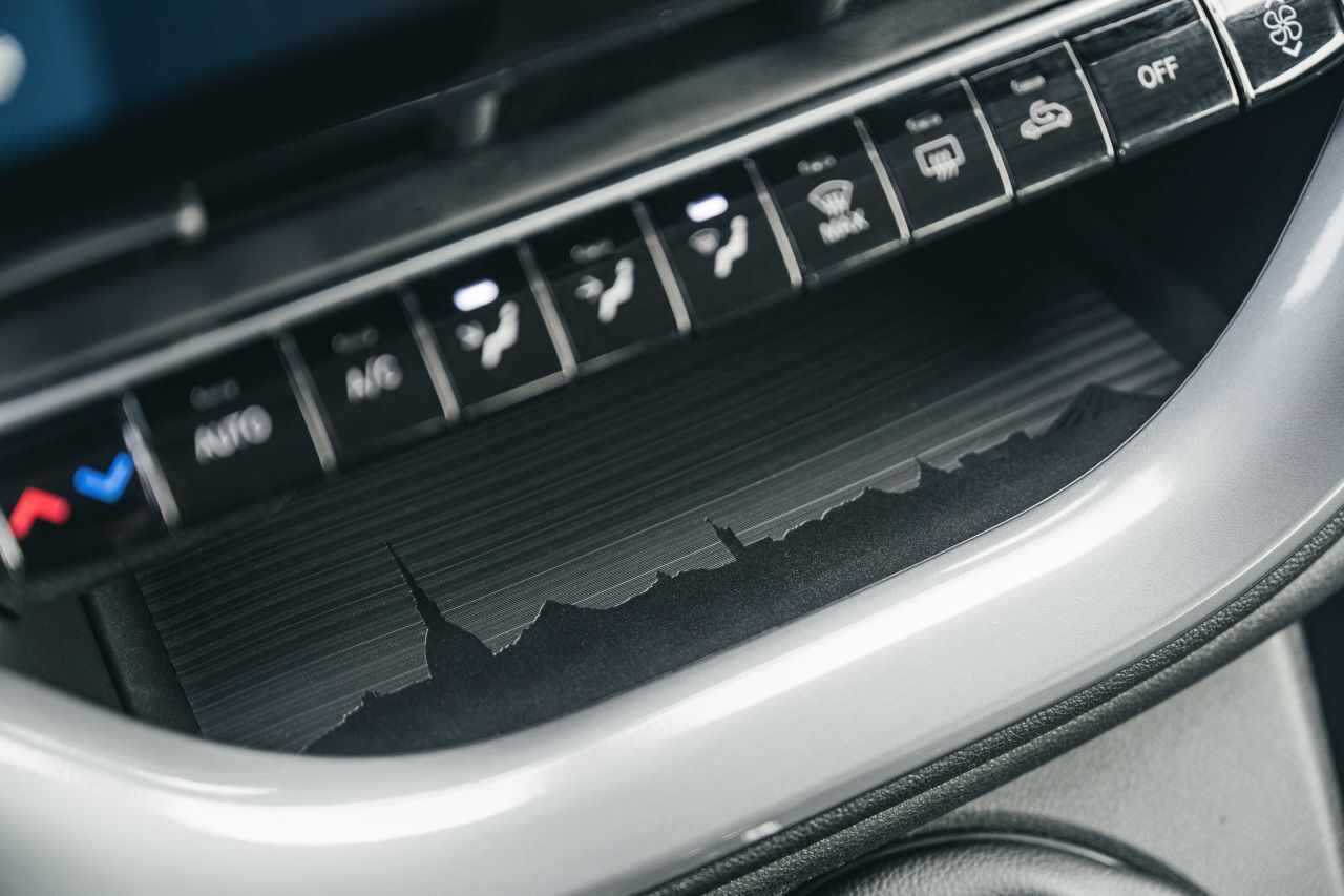 Die Temperatursteuerung wird über Tasten organisiert.