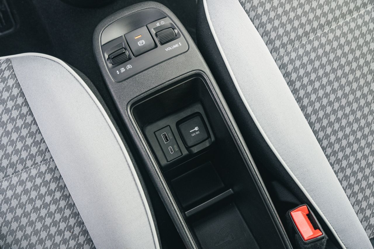 Der Cinquecento hat tatsächlich recht großzügige Ablagen.