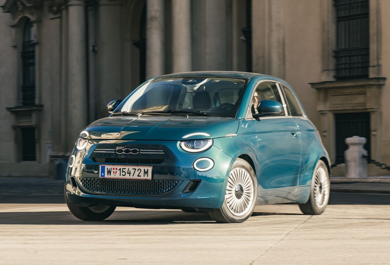 Fährt sich extrem angenehm in der Stadt und drumherum. Überland und auf der Autobahn geht jetzt nicht die Post ab.