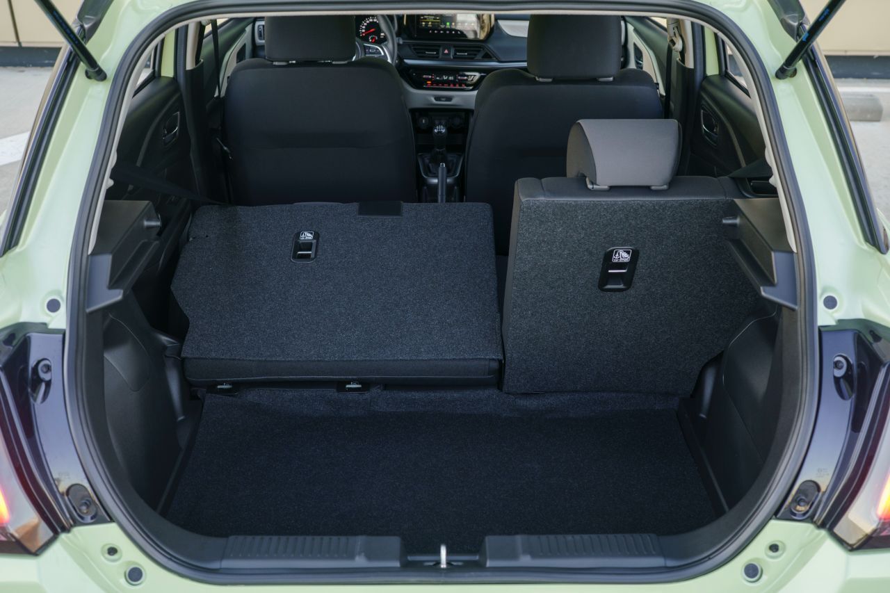 Das Kofferraumvolumen wird in der Allradversion nicht dezimiert und kommt auf 265 bis 980 Liter. Keine schlechten Werte für die Größe des Autos.