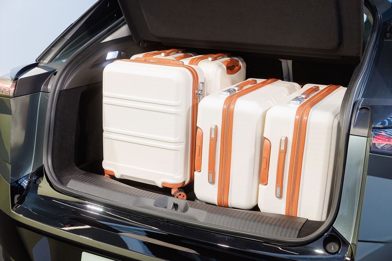 Der je nach Antriebstechnologie 500 bis 560 Liter große Kofferraum ist nicht rekordverdächtig, aber ordentlich groß, und durch seine Form gut nutzbar.