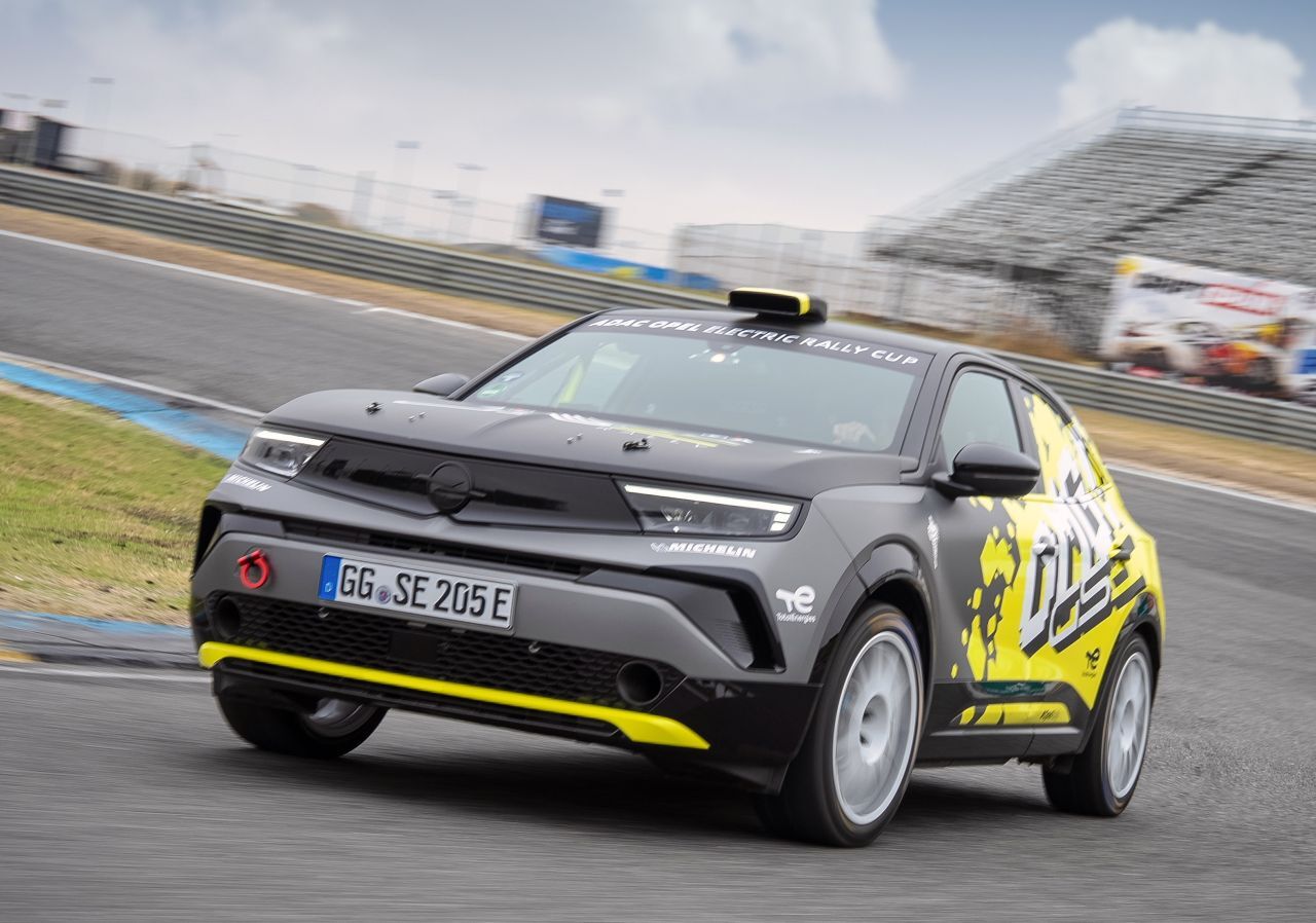 Die Abkürzung GSE steht für „Grand Sport Electric“ und damit für besonders dynamische Elektrofahrzeuge wie den Opel Mokka GSE Rally …