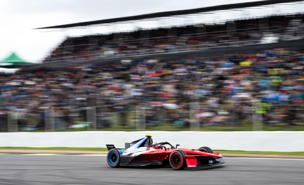 Die Formel E bei ihrer Madrid-Premiere: Rund 30.000 Zuschauer kamen am Wochenende an die Strecke, darunter Spaniens König Felipe.