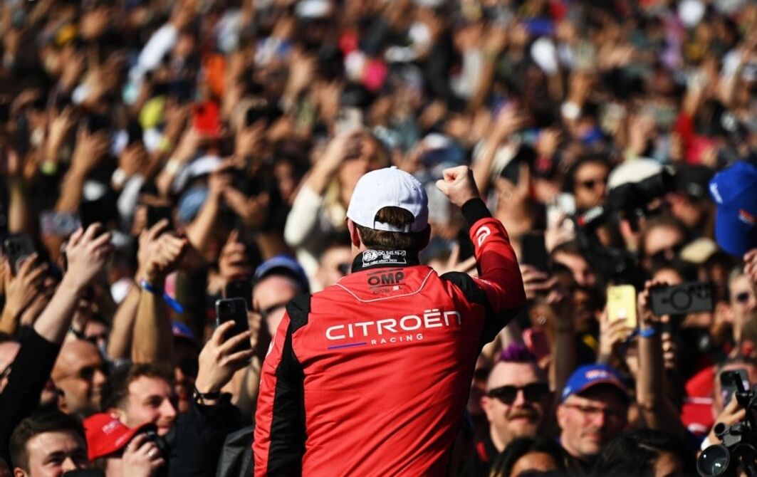 POLE-SETTER BEREIT FÜR NEUE FORMEL E