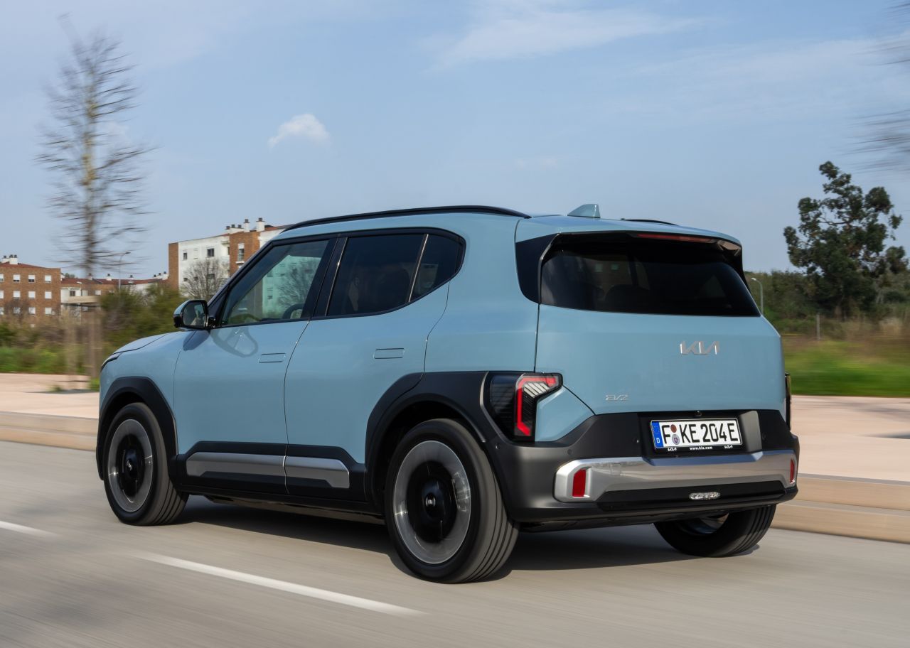 Der „Zweier“ von Kia ist ein 4,06 Meter langes Crossover für das B-Segment – die Klasse der kleinen Elektriker, in der es ab 2026 heiß hergeht.