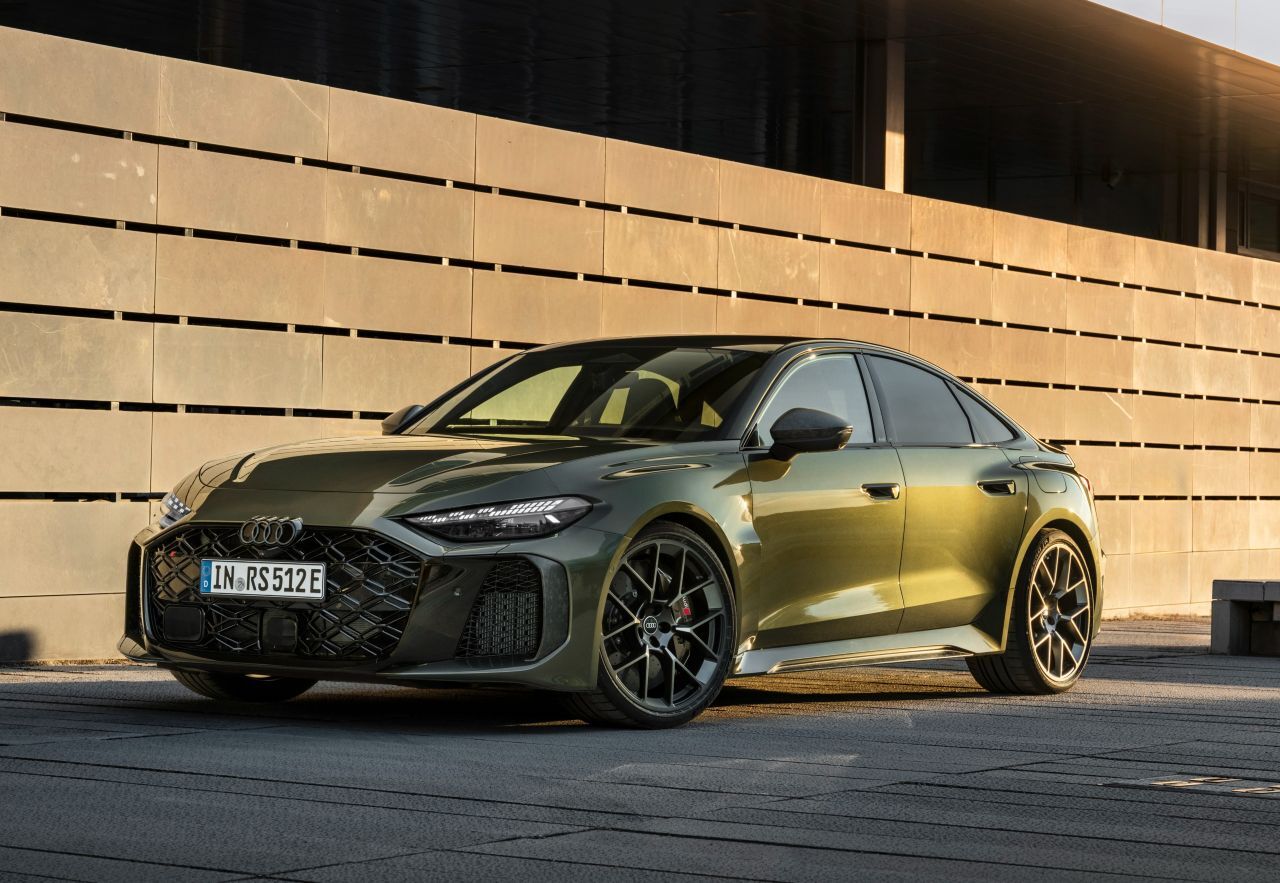 Weil Audi und Avant so gut zusammenpassen, denkt man bei RS sofort an den Kombi. Die Limousine ist diesmal allerdings auch sehr gut gelungen.