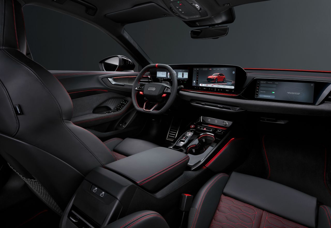 11,9 Zoll großer Cockpit-Teil und 14,5 Zoll großer Touch-Teil: Das Cockpit dominiert marekentypisch ein leicht gebogenes Display mit OLED-Technologie.