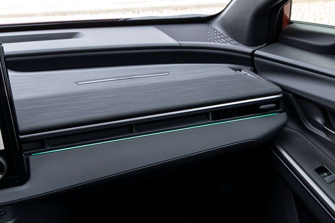 Ebenso das haptische Gefühl bei Berührung der Materialien.