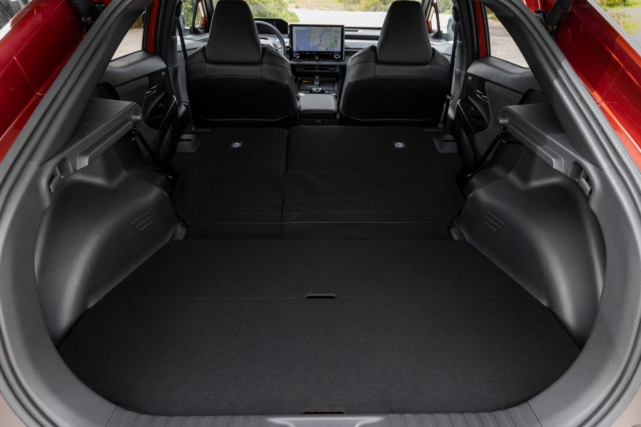 Der Kofferraum ist nicht überragend groß, aber ausreichend. Das Volumen wird mit 416 Liter angegeben.