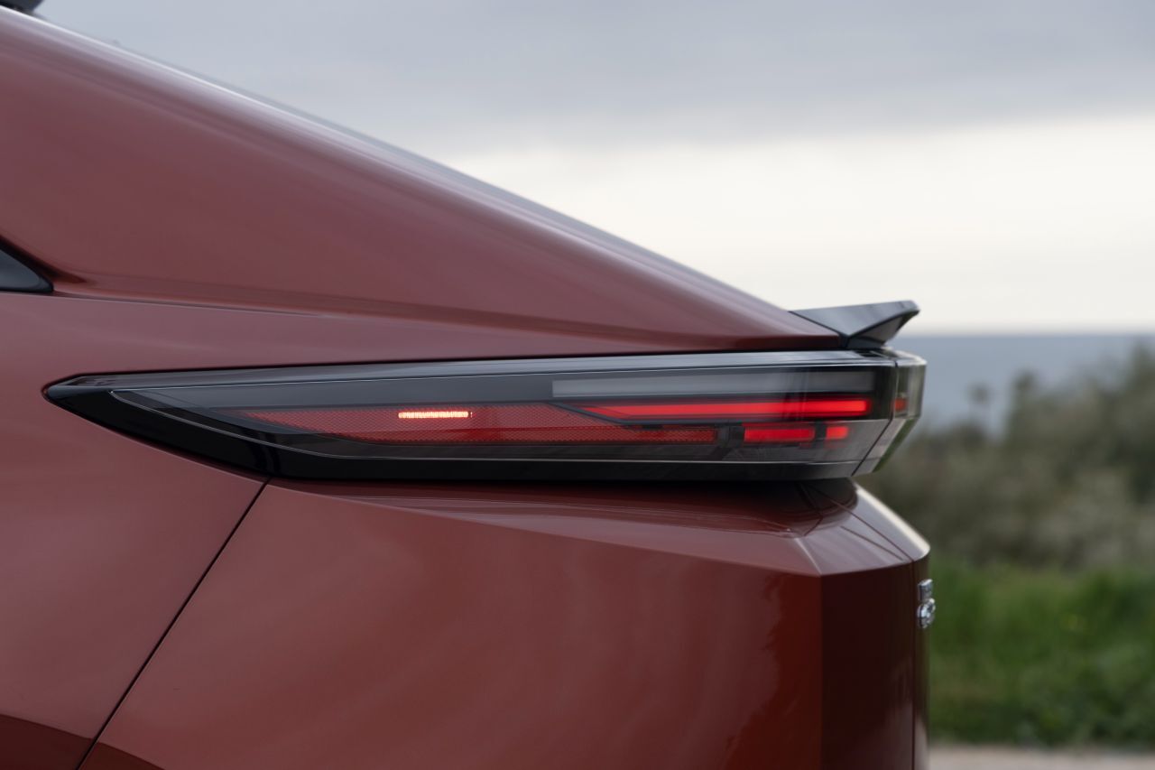 Horizontale Strukturen dominieren in der Heck- wie auch …