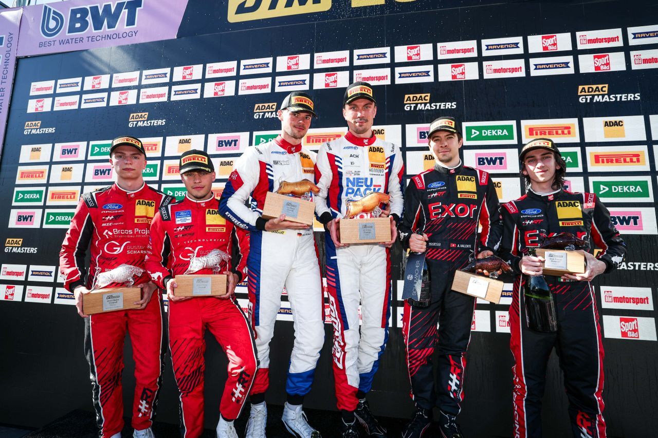 Kiano Blum kam im GT Masters auf den zweiten Rang – nachdem er als Erster übergeben hatte.