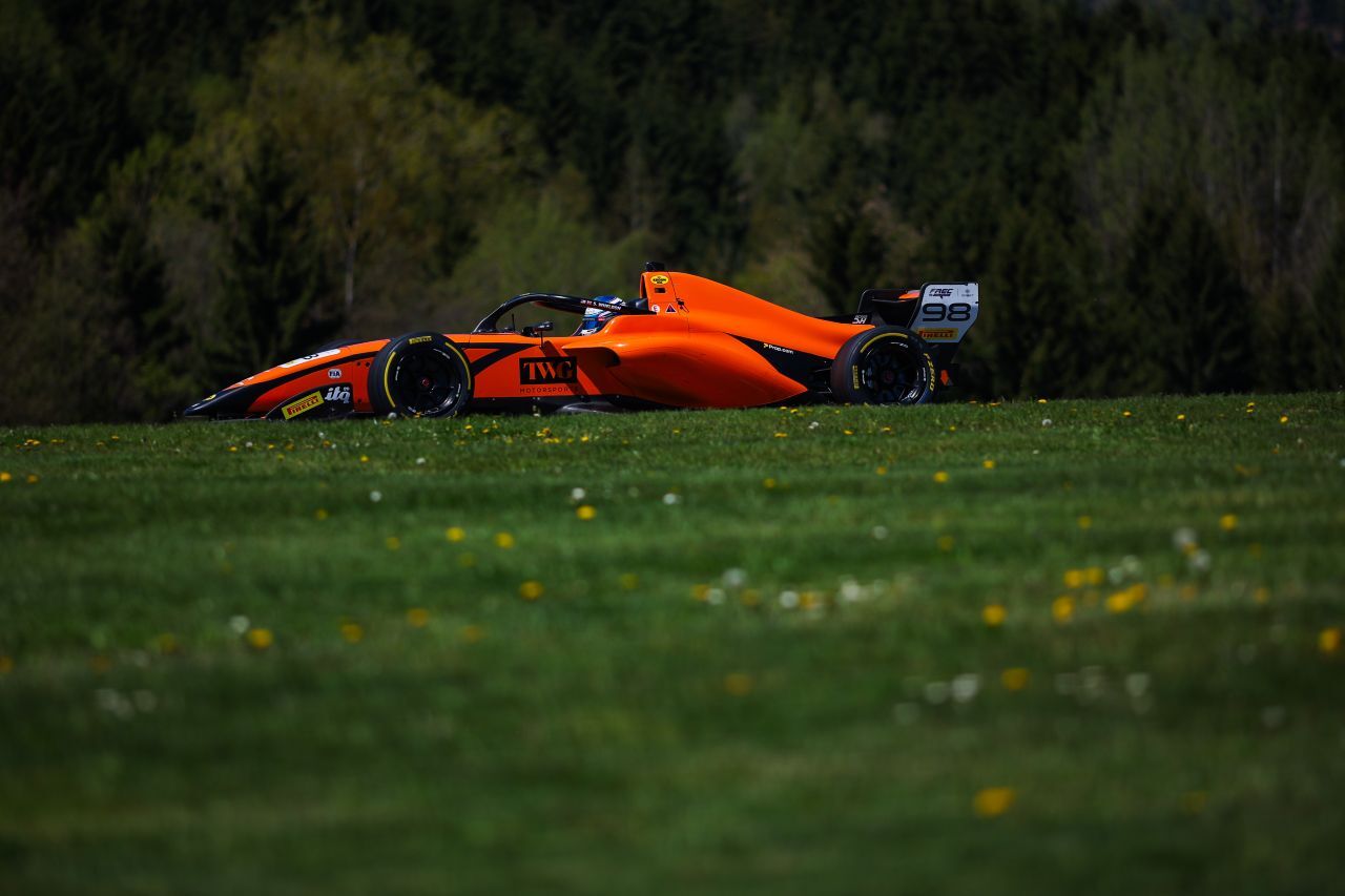 Die Frühlingskulisse ist an diesem DTM-Wochenende in Spielberg besonders beeindruckend.