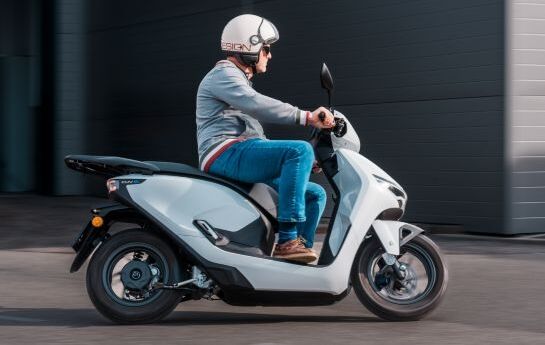 Der CUV e: überzeugt mit einem gelungenen Mix aus praktischen Lösungen und traditioneller Honda-Qualität. - Elektrisierende Mischung