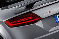 Die Großserien-Weltpremiere feiert Audi mit den Rücklichtern des TT RS.