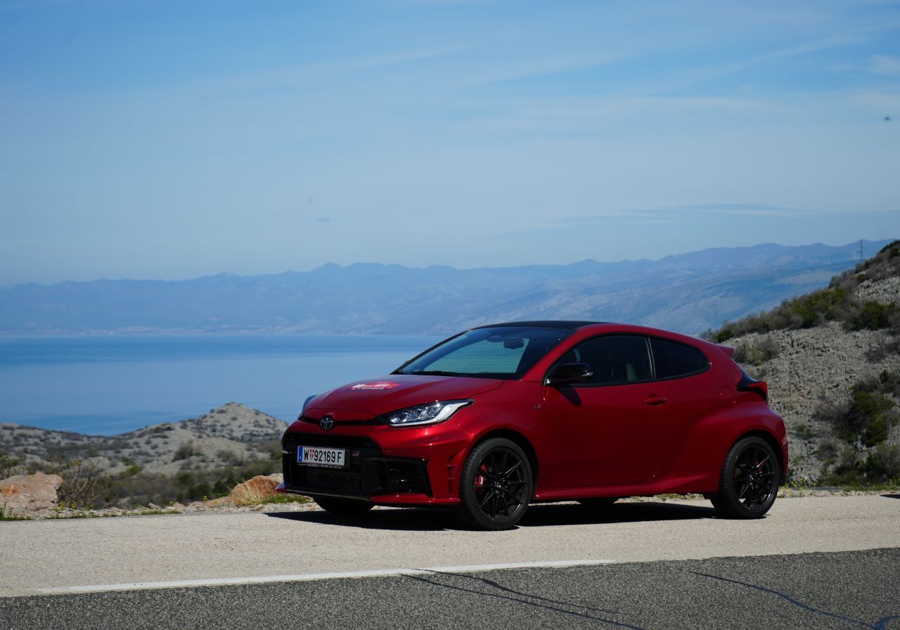 Fazit von Motorprofis-Tester Kyrillos Ibrahim: „Wer das unverfälschte Rallye-Gefühl in einem modernen Neuwagen sucht, kommt am GR Yaris nicht vorbei.