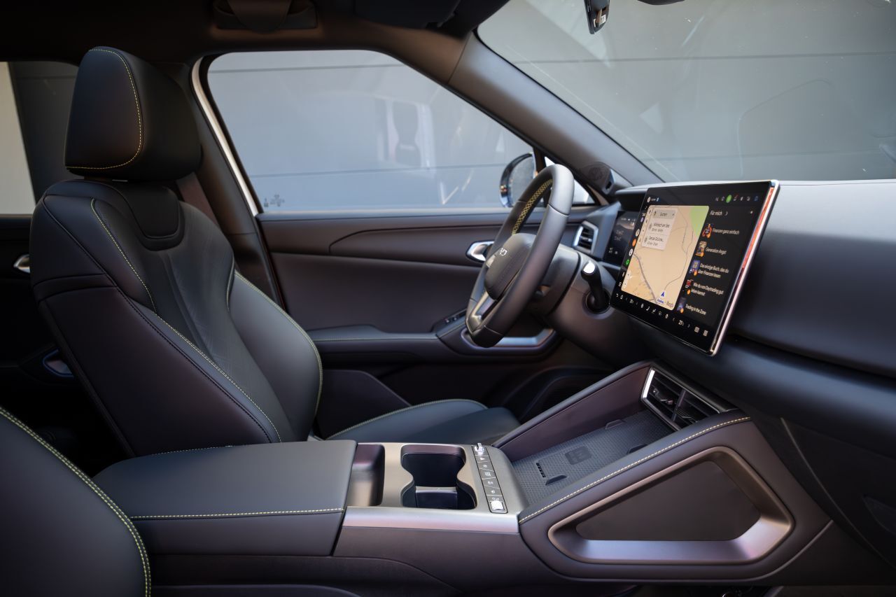 Hochwertiger Materialmix, tadellose Ergonomie und übersichtliche Anzeigen im Atto2-Cockpit. Die Bedienung ist bei Stromer und Plug-in-Modell identisch.