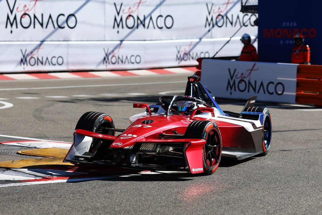 Wochenlang ist Monaco jetzt eine Rennstrecke: erst Histo-Grand-Prix, dann Formel E, zum Finale die Formel 1. Überall sind die Tribünen voll.