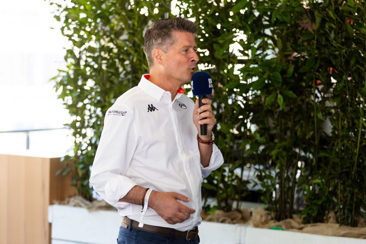 CEO Xavier Chardon steht voll hinter dem Sport-Engagement von Citroen, ist persönlich meist vor Ort.