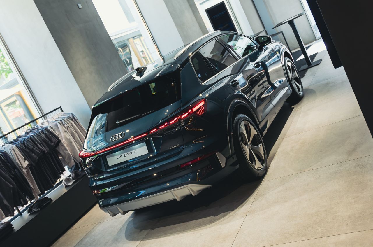 Der neue Look wertet den Auftritt auf, das ergibt atmosphärisch eine Annäherung an größere Modelle wie den Q6.
